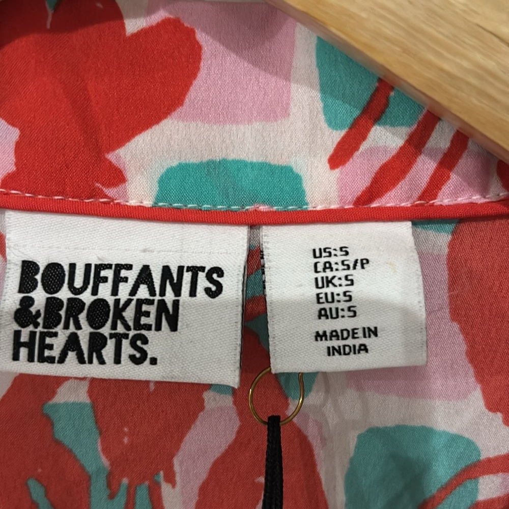 NWT Bouffants & Broken Hearts Lobsters Print Lightweight Pajama Top Size S - Picture 2 of 8